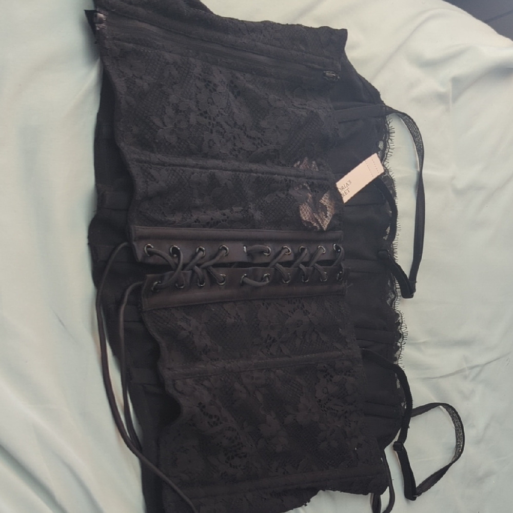 Victoria's Secret Black Floral Lace Top - Picture 3 of 9